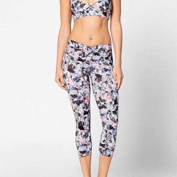 LIVE THE PROCESS Cropped Leggings Athletic Sport M - Picture 1 of 10